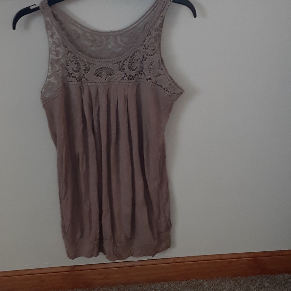 Top - Picture 2 of 2